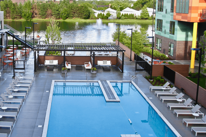 4 Great Amenities for When it's Hot Outside Cover Photo