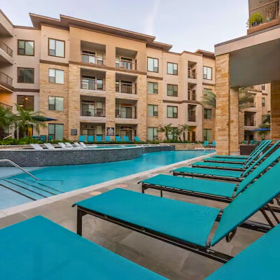 Swimming Pool with Tanning Deck