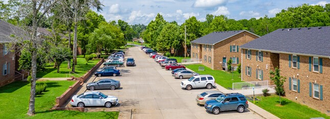 Ample Parking Spaces at Admiral Place Apartments in Shelbyville, TN
