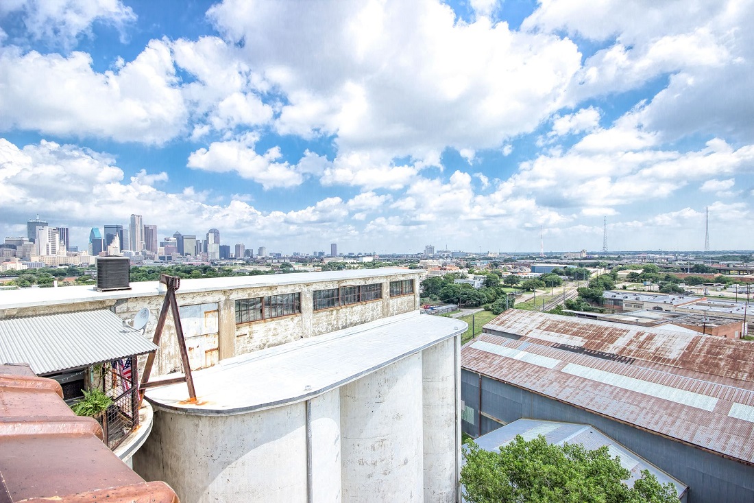 Scenic Community Views at American Beauty Mill Apartments in Dallas, Texas