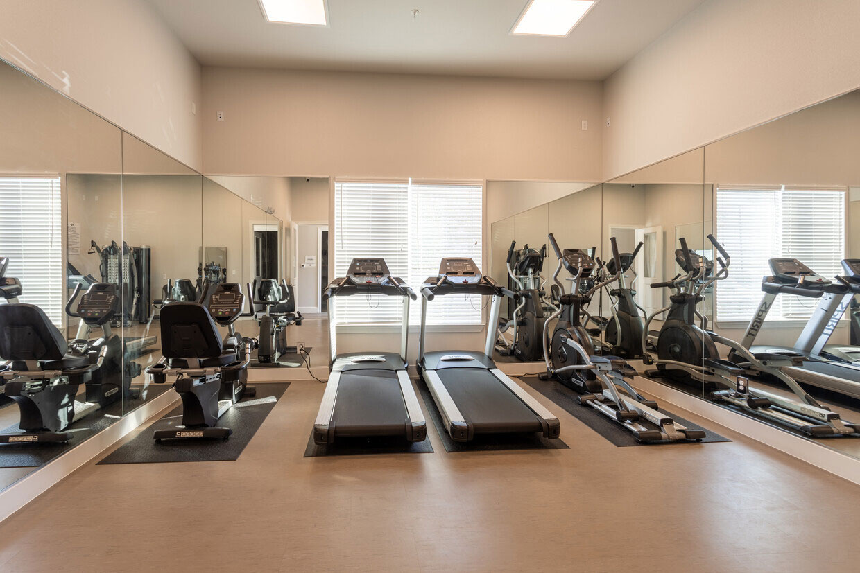 Fully Equipped Fitness Center at Austin Creekview Apartments in Austin, TX