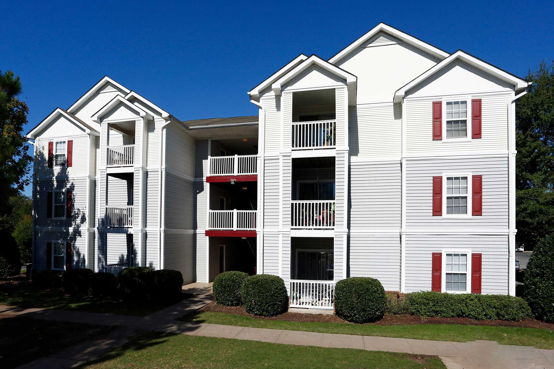 Exterior Building of Avon Crossings