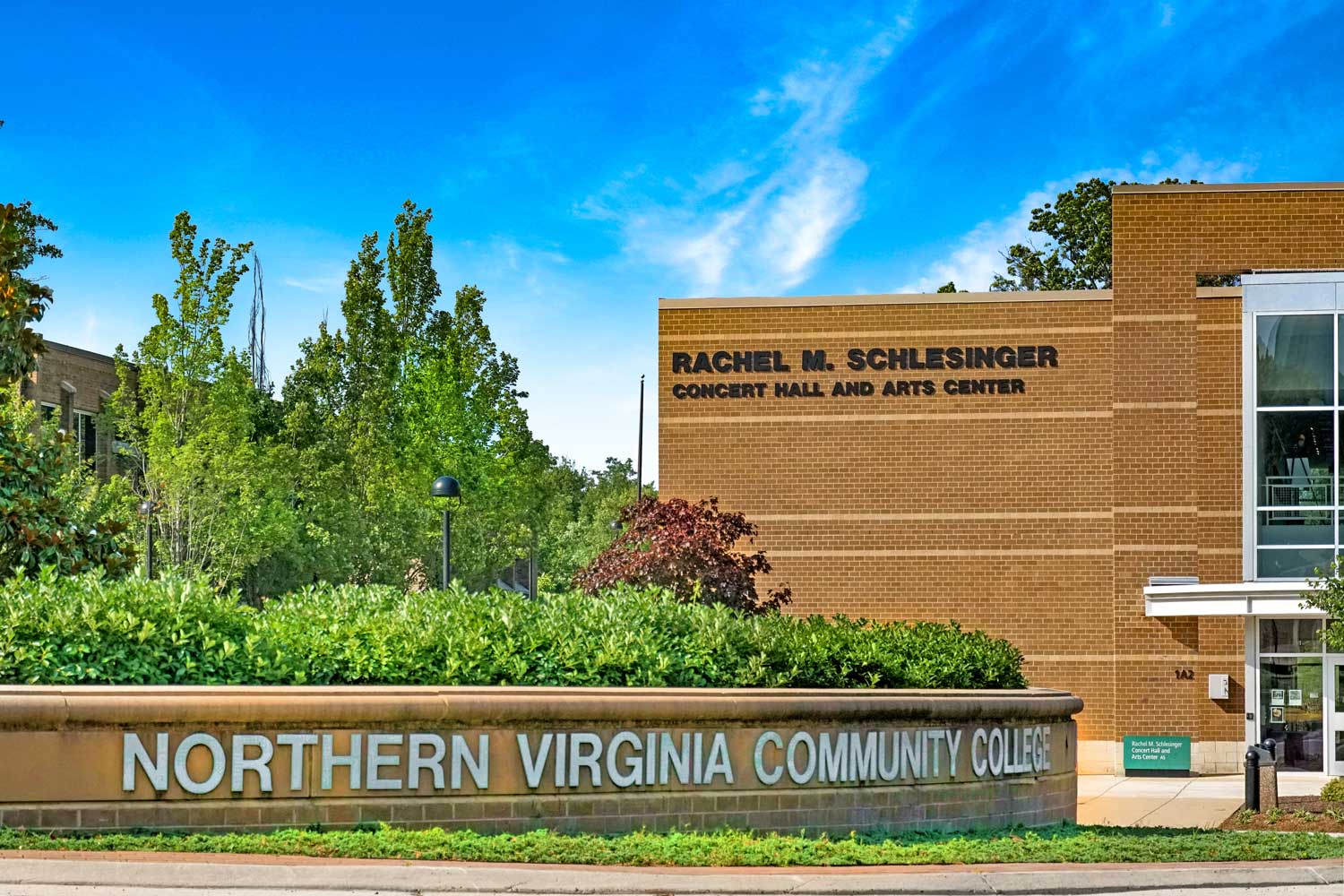 5 minutes to Northern Virginia Community College - Alexandria