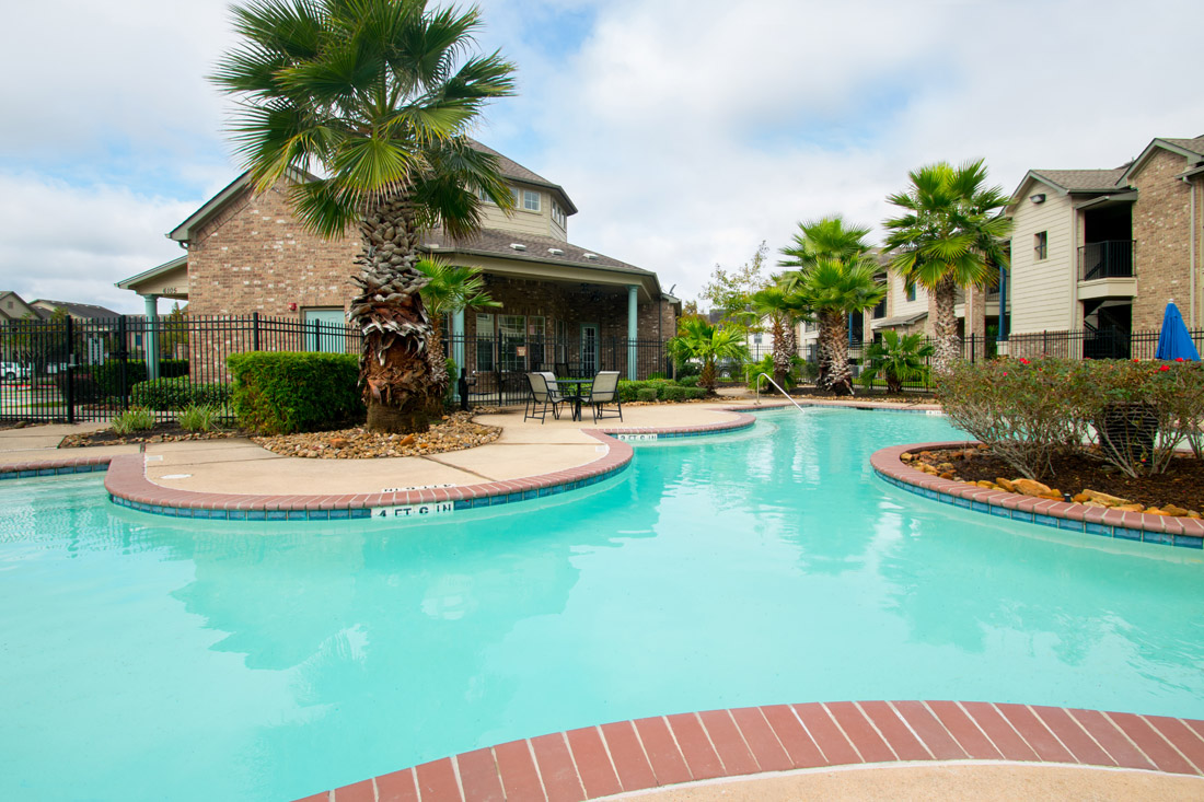 Swimming Pool at Beaumont Trace Apartments in Beaumont, Texas