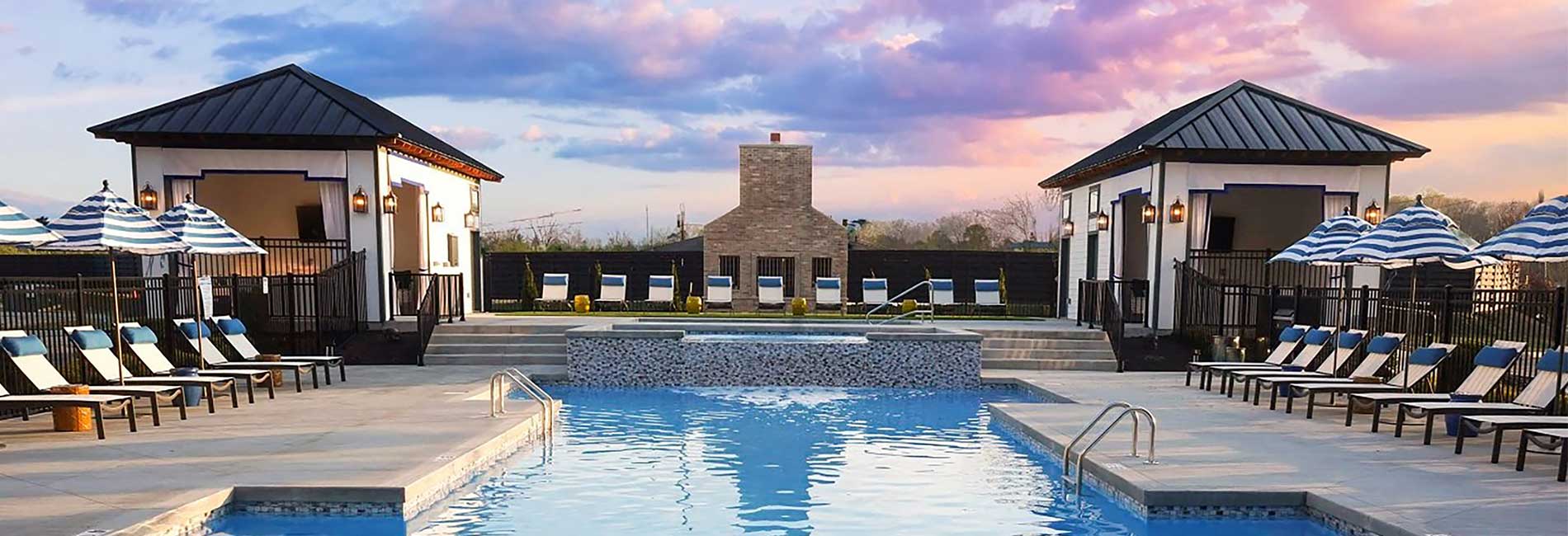 Belmont House Apartments with Resort-style Swimming Pool