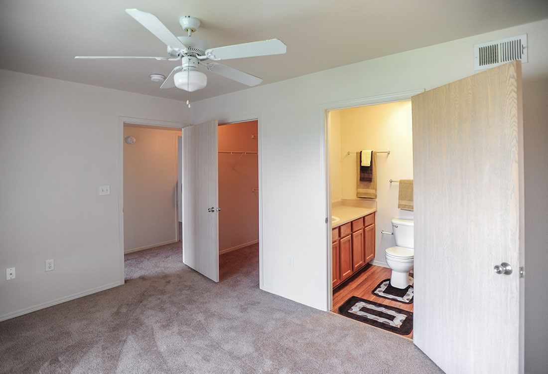 3-Bedroom Apartments for Rent at Chapel Ridge of Council Bluffs Apartments