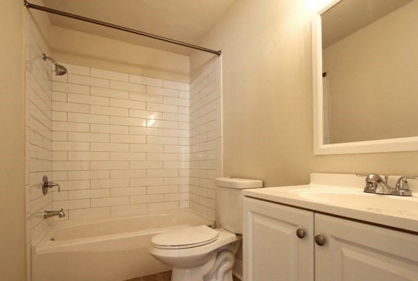 Bathrooms with Tub and Shower at the Chelsea Park Apartments