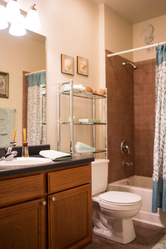 Refined Bathrooms at The Crescent at River Ranch Apartments in Lafayette, LA