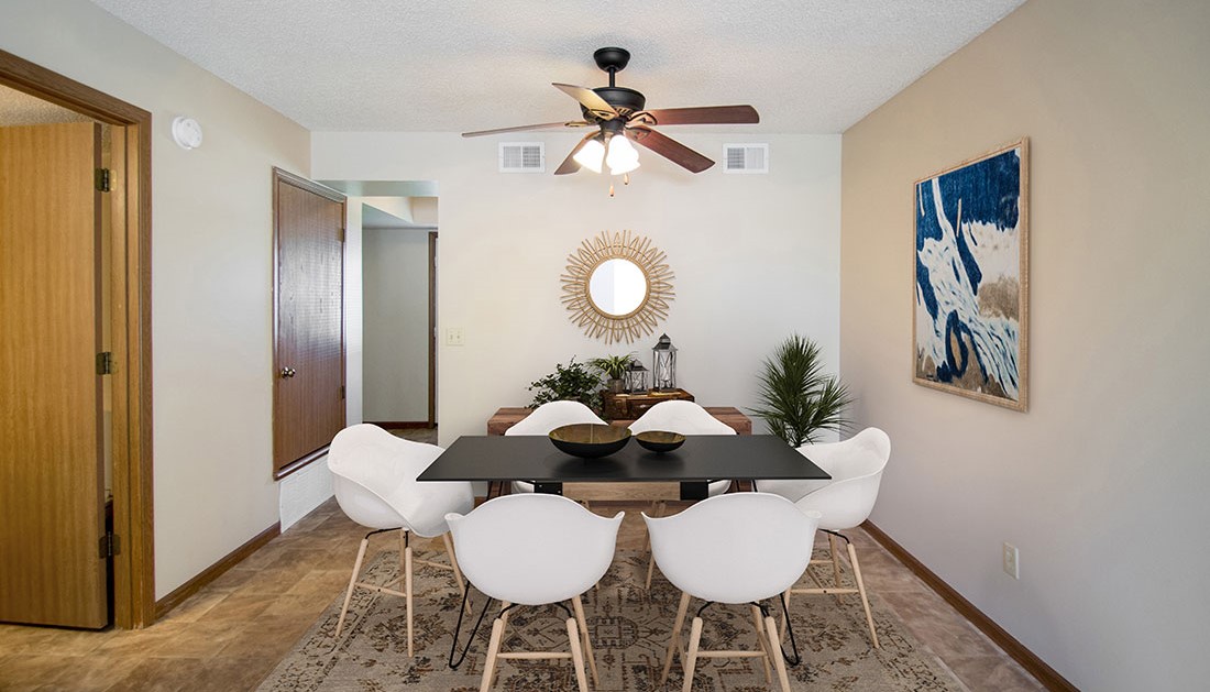 Dining Area at Crystal Ridge Apartments & Townhomes