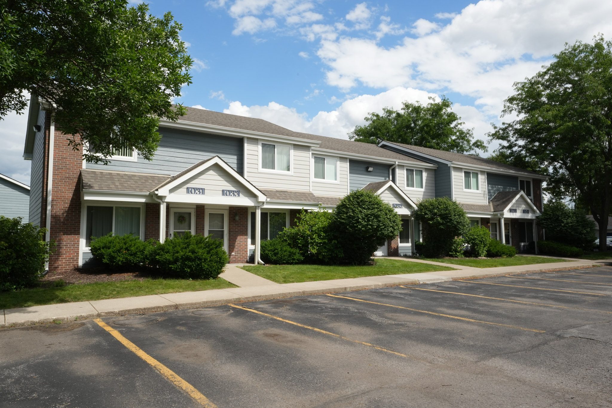 Delaware Crossing Apartments & Townhomes for Rent in Ankeny, IA
