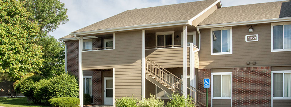 Delaware Crossing Apartments & Townhomes Building Exterior