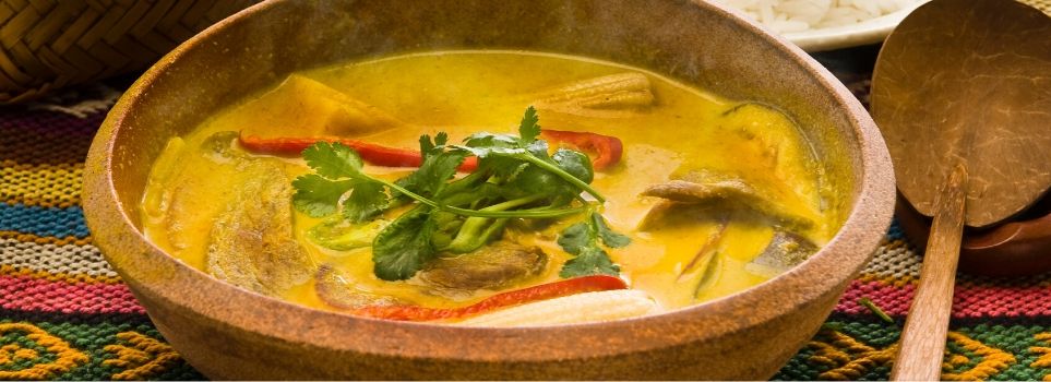 Indulge in a Flavorful Meal with This Yellow Chicken Curry Recipe Cover Photo