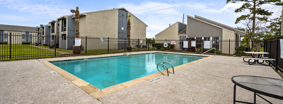 Sparkling Swimming Pool at Dyersdale Apartments