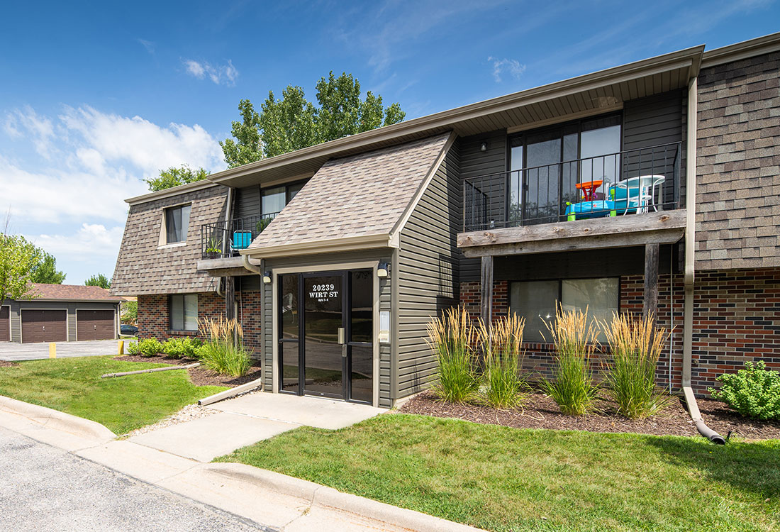 Elkhorn Apartments