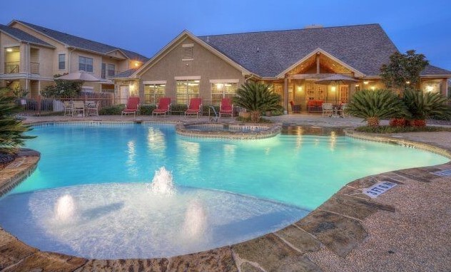 Resort-style Swimming Pool in Oxford at Estonia