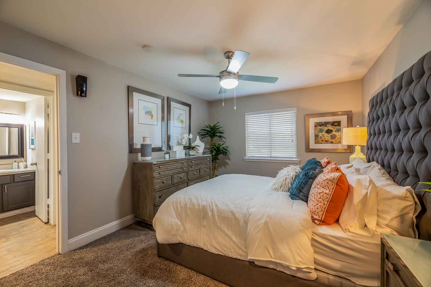 Spacious Bedrooms at Flintridge Apartment Homes in Arlington, TX