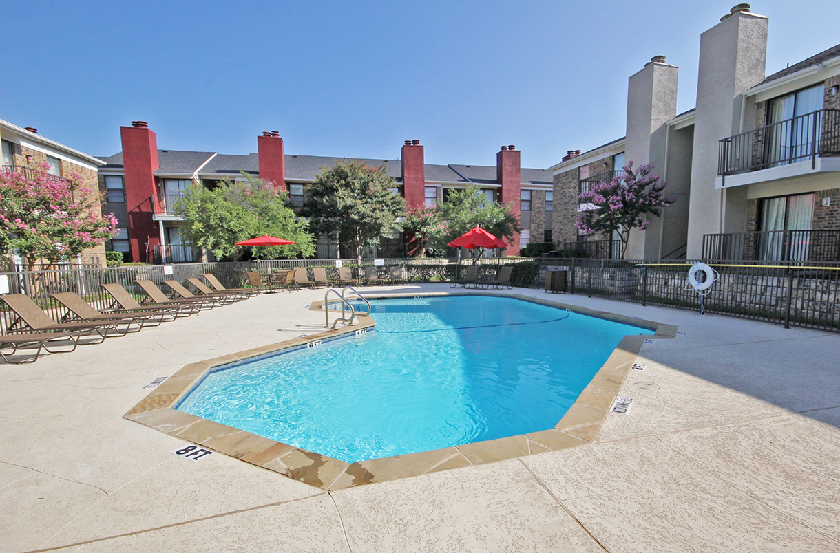 Outdoor Swimming Pool at North Star Apartment Homes