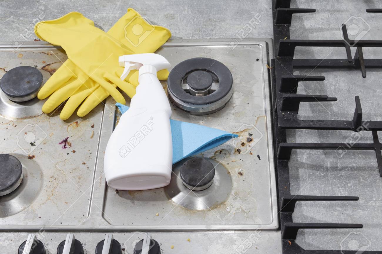 Tips on How to Clean your Oven and Stove Top Cover Photo