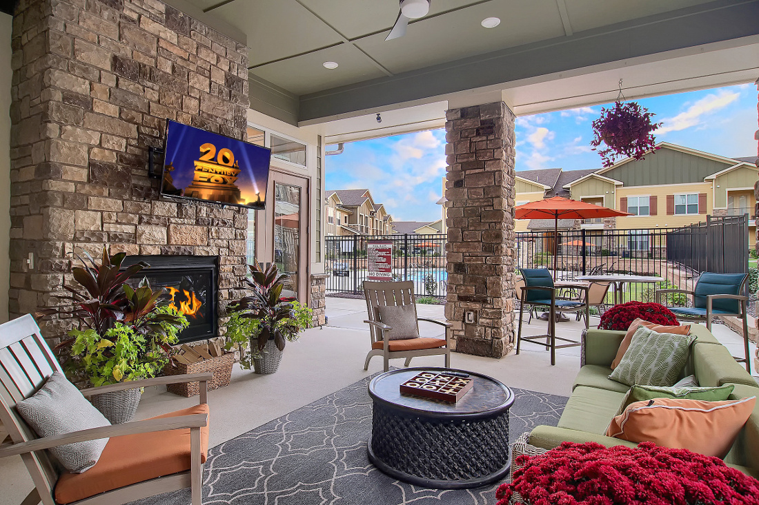 Clubhouse Lounge Area at the Reserve at Fountainview Apartments in Saint Charles, MO