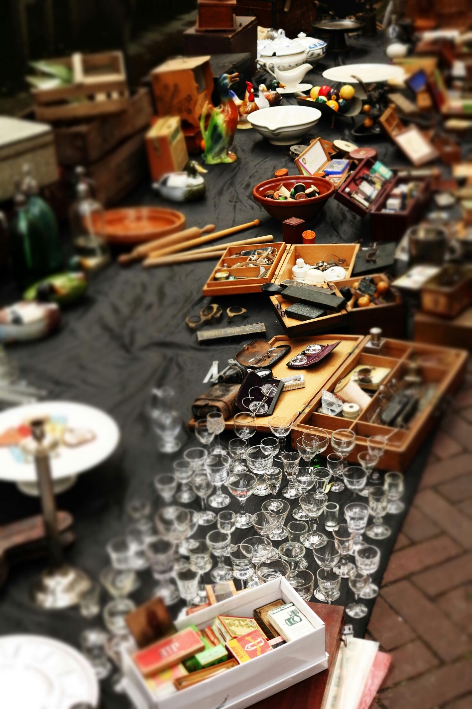 Image for Edison, NJ: A Shopper’s Paradise for Antique Lovers
