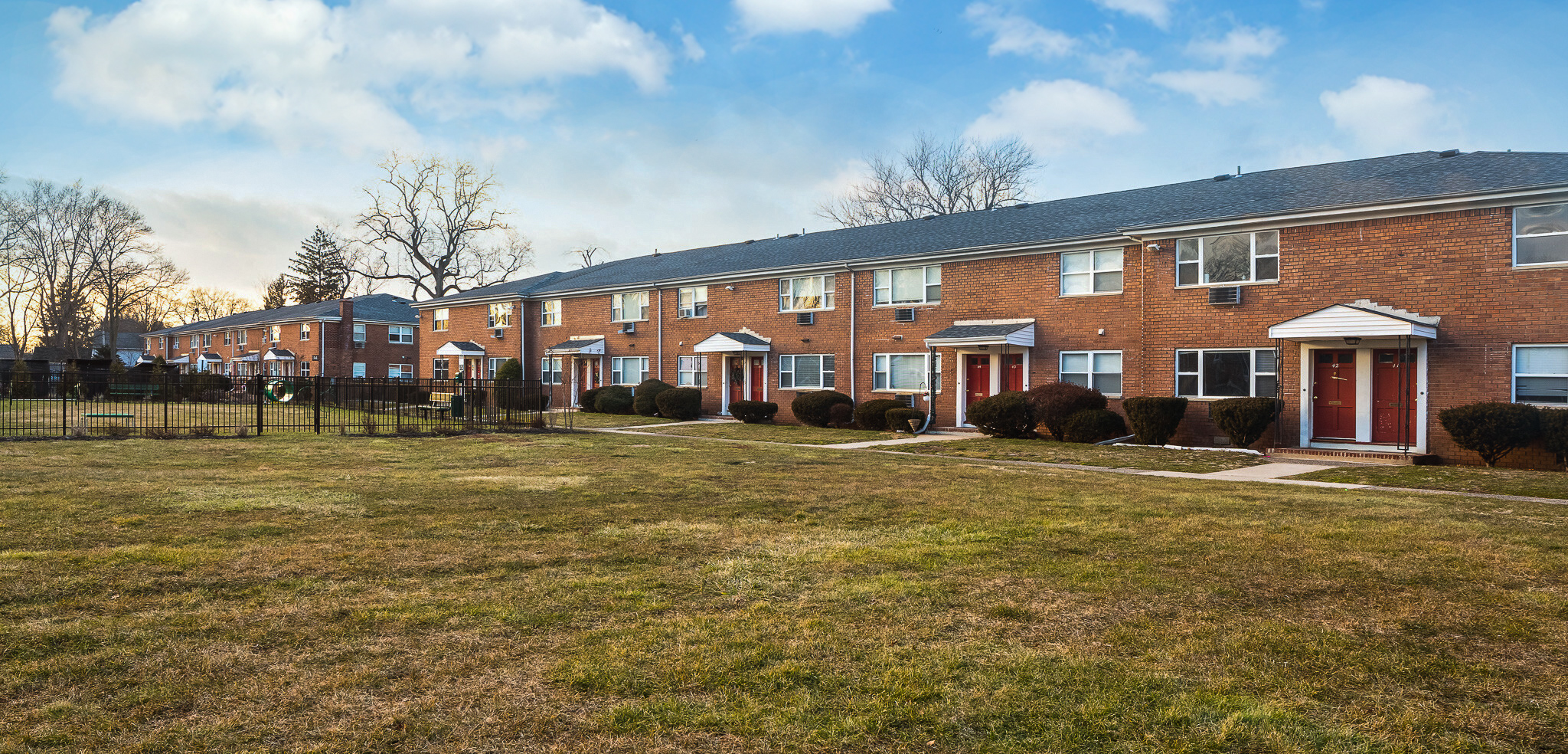 Apartments in Middlesex, NJ Hampton Gardens in Middlesex, NJ