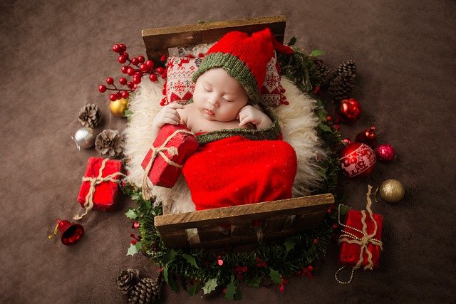 7 Traditions To Start With Babies At Christmas Cover Photo