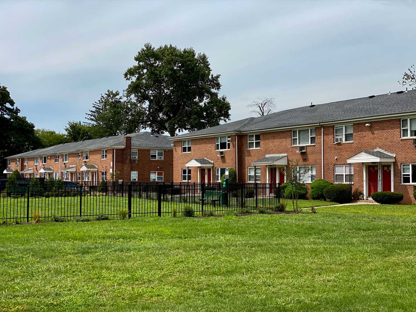  Lush Landscaping at Hampton Gardens Apartments in Middlesex, New Jersey