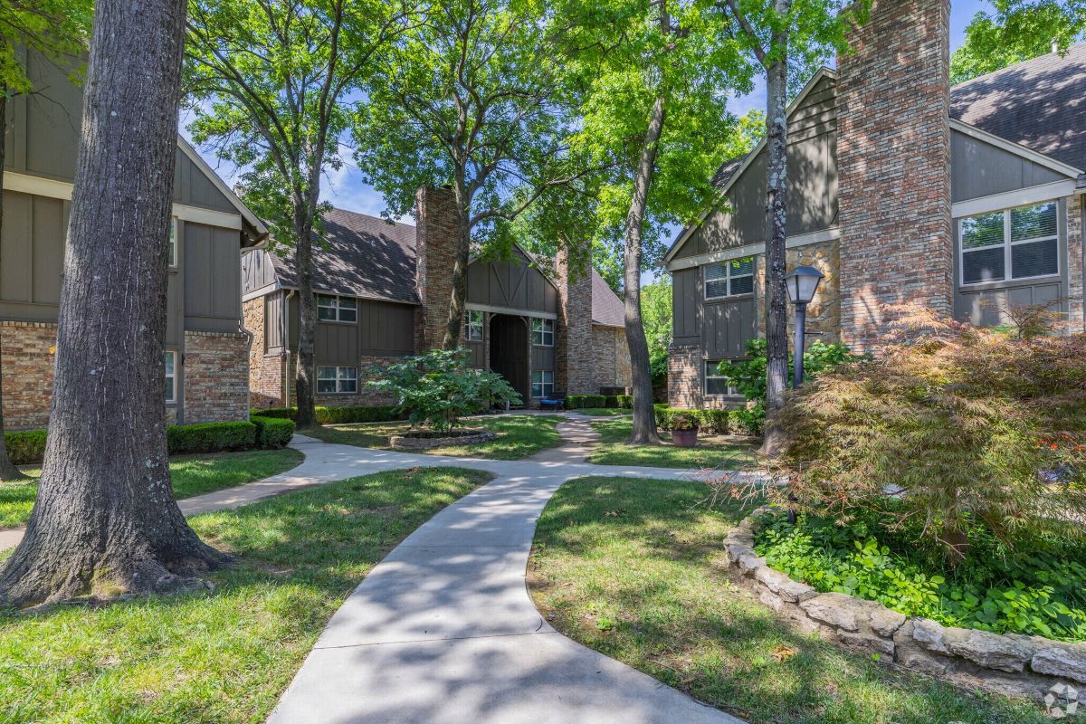 Heatherwood Apartments
