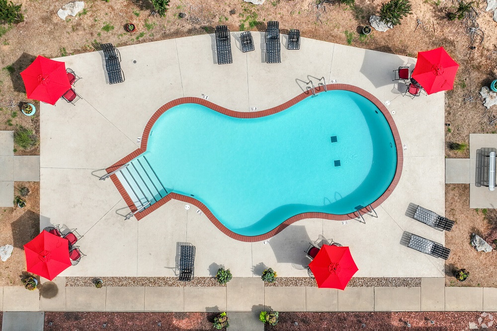 Highland Crossing Pool in Tulsa, OK