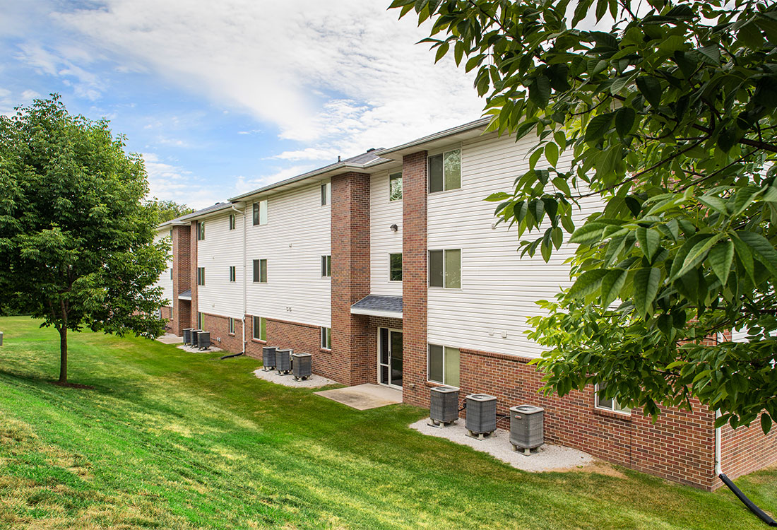 Highland Meadows Building Exterior