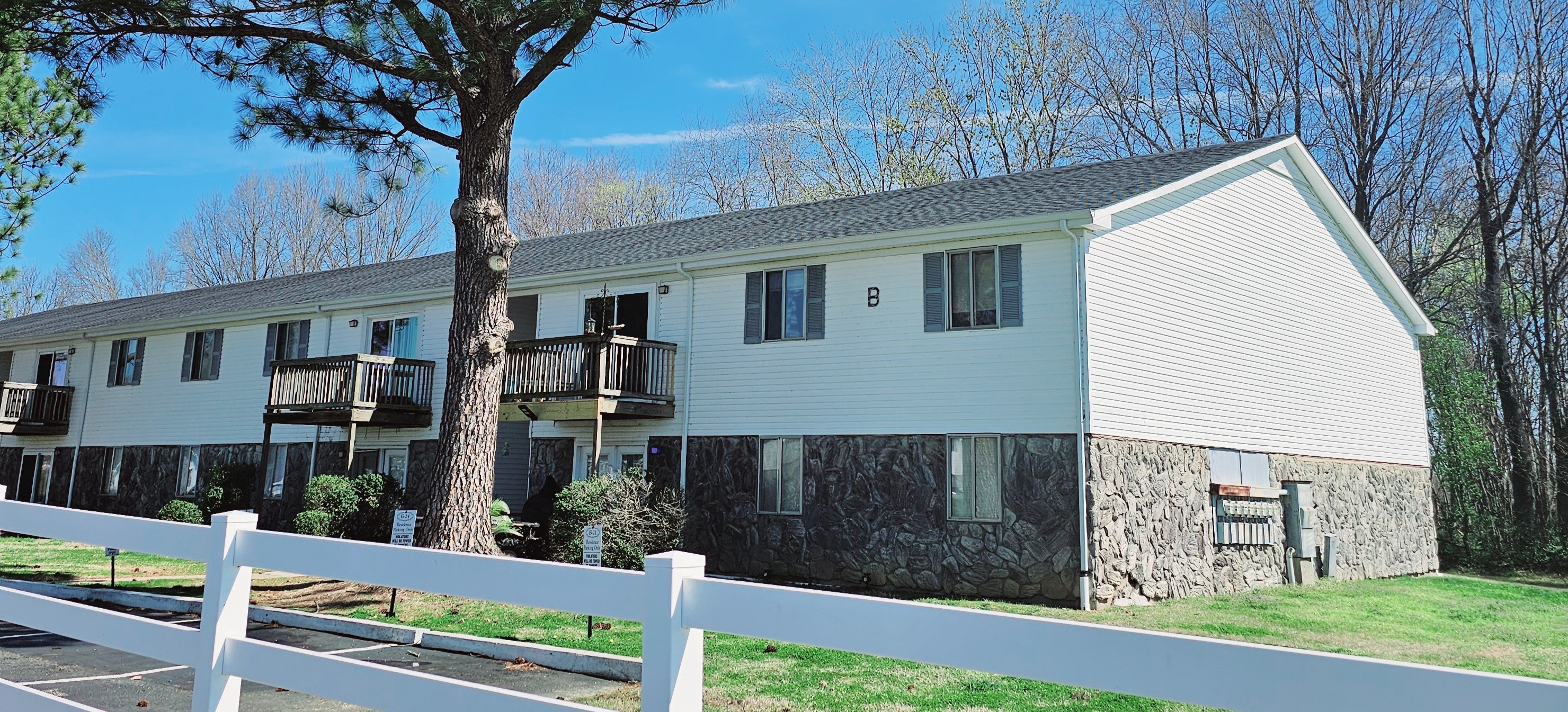 1, 2, 3 Bedroom Apartments for Rent in Union City, TN Hillwood Manor