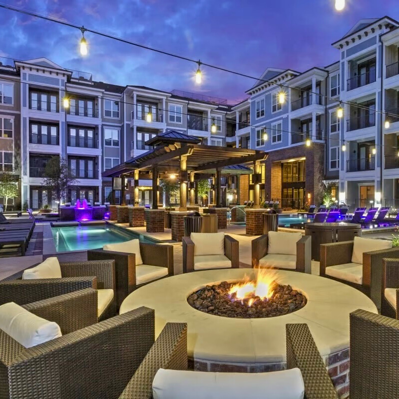 Outdoor Lounge with Firepit