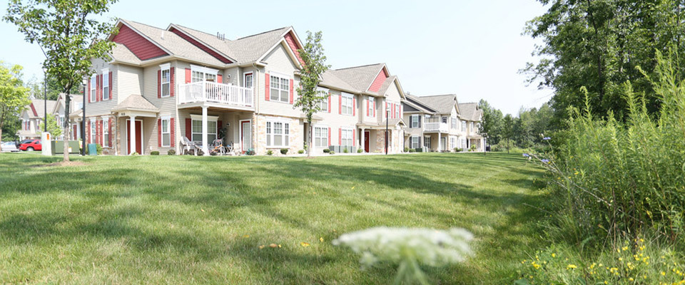 Community Grounds at Lehigh Park Luxury Apartments