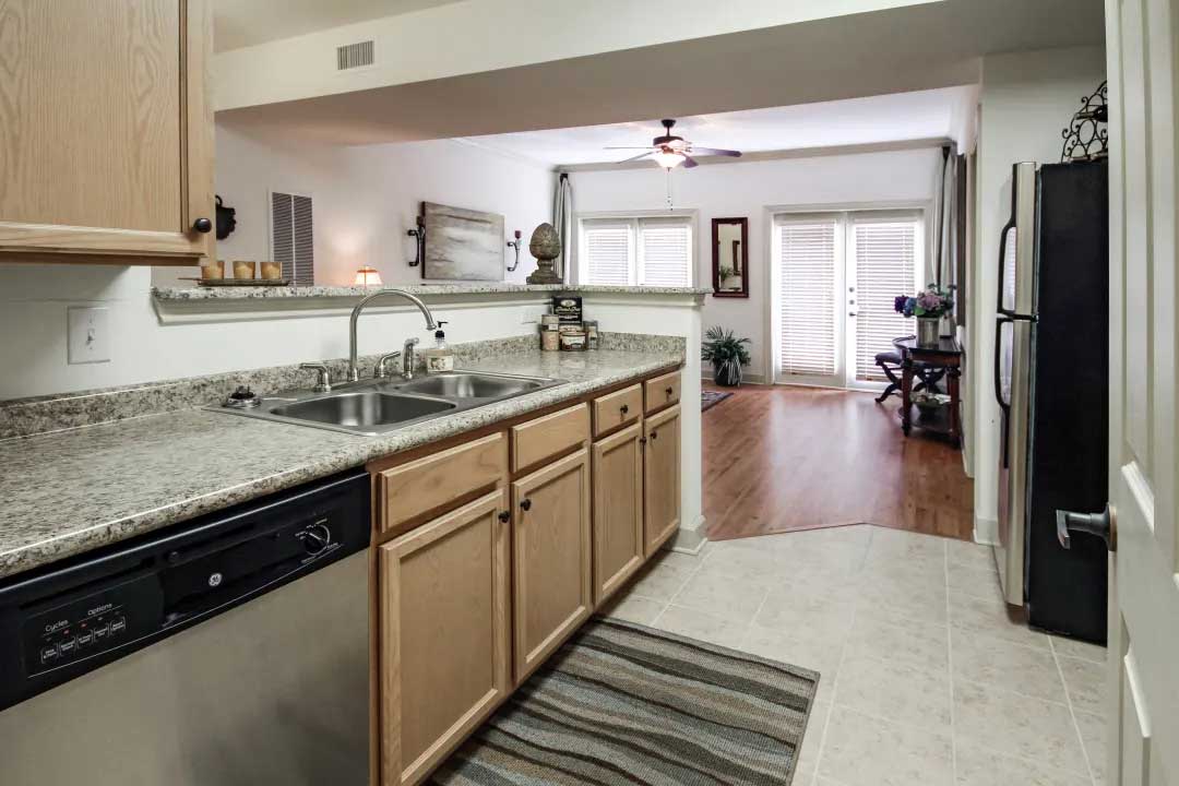 Spacious Kitchen Area at Mainstreet at River Ranch Apartments in Lafayette, LA