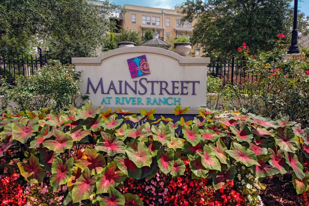 Property Sign at Mainstreet at River Ranch Apartments in Lafayette, LA