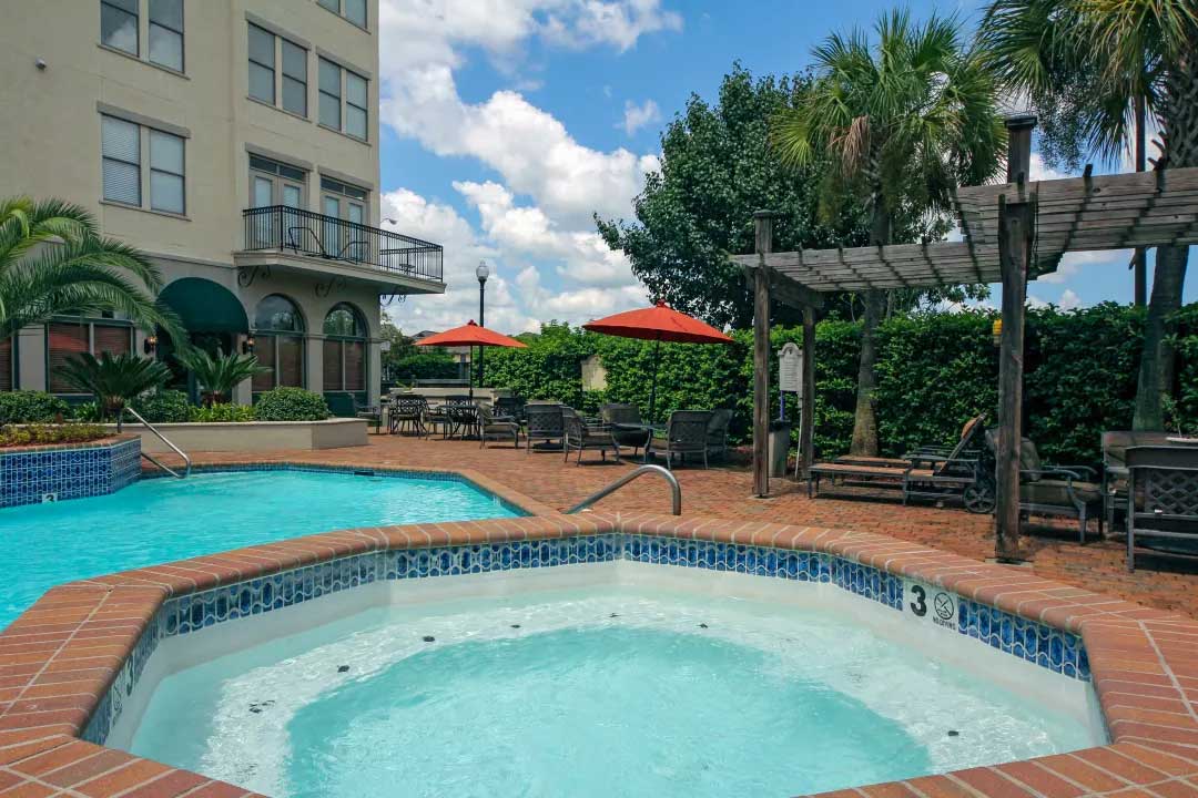 Architectural With Plunge Pool at Mainstreet at River Ranch Apartments in Lafayette, LA