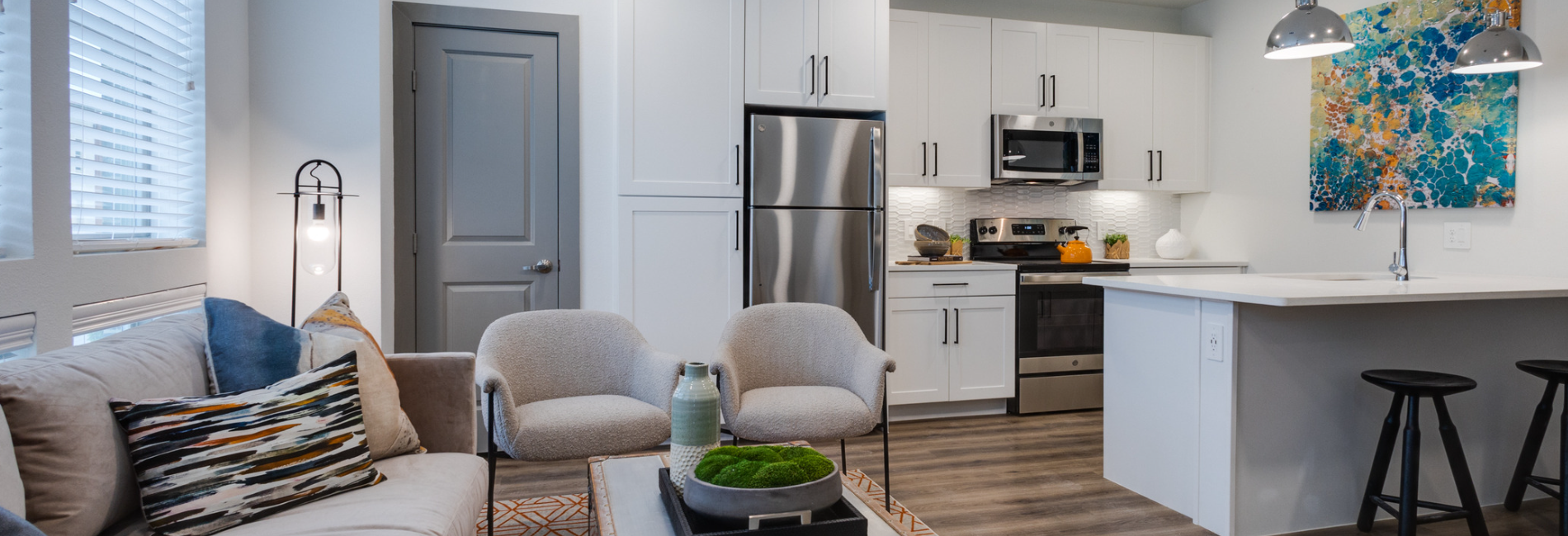 1, 2 Bedroom Apartments and Townhomes for Rent in Addison, Texas Midway Row House in Farmers