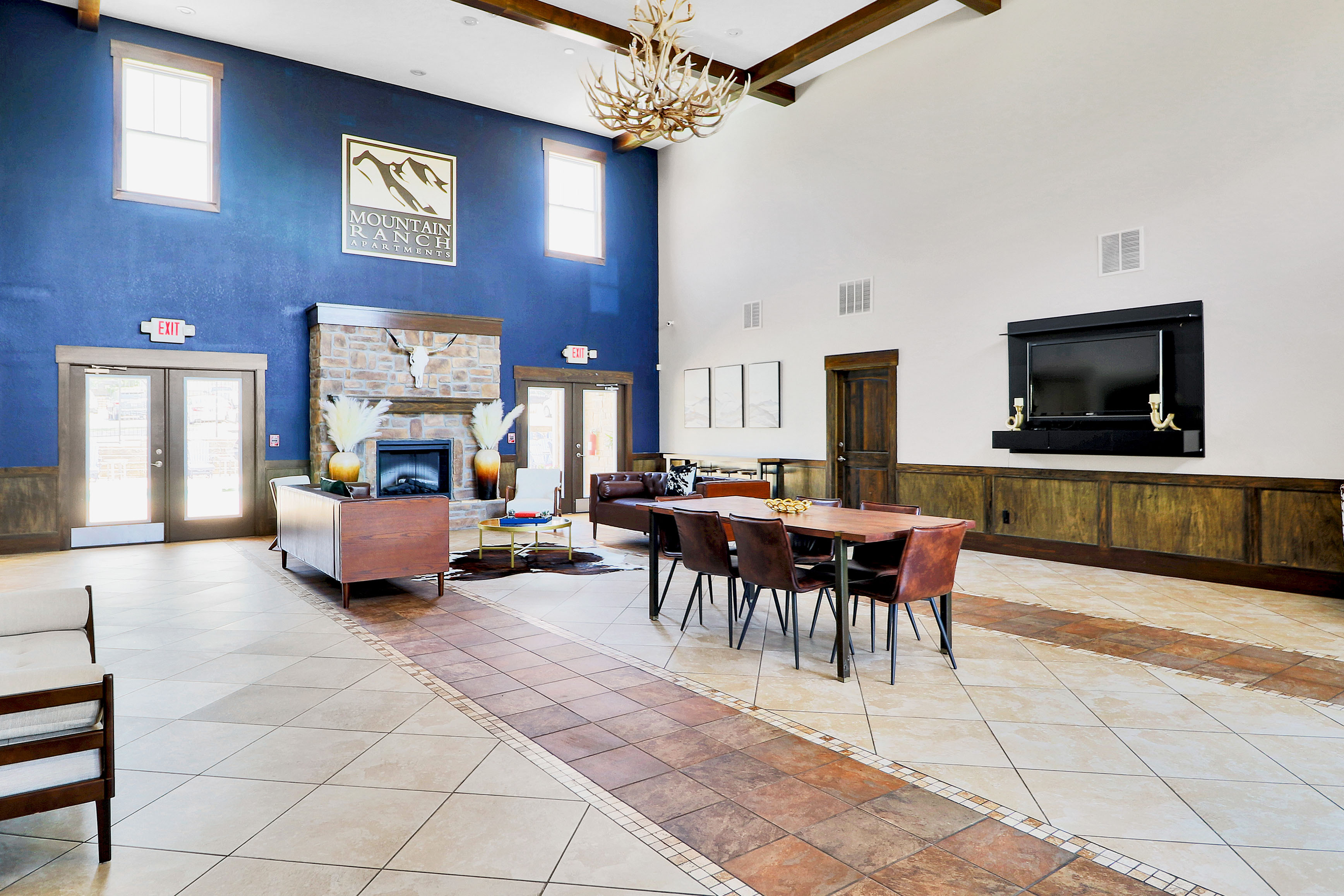Spacious Resident Clubhouse in Mountain Ranch Apartments