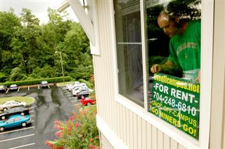 Apartment Plan Gets Mixed Reaction