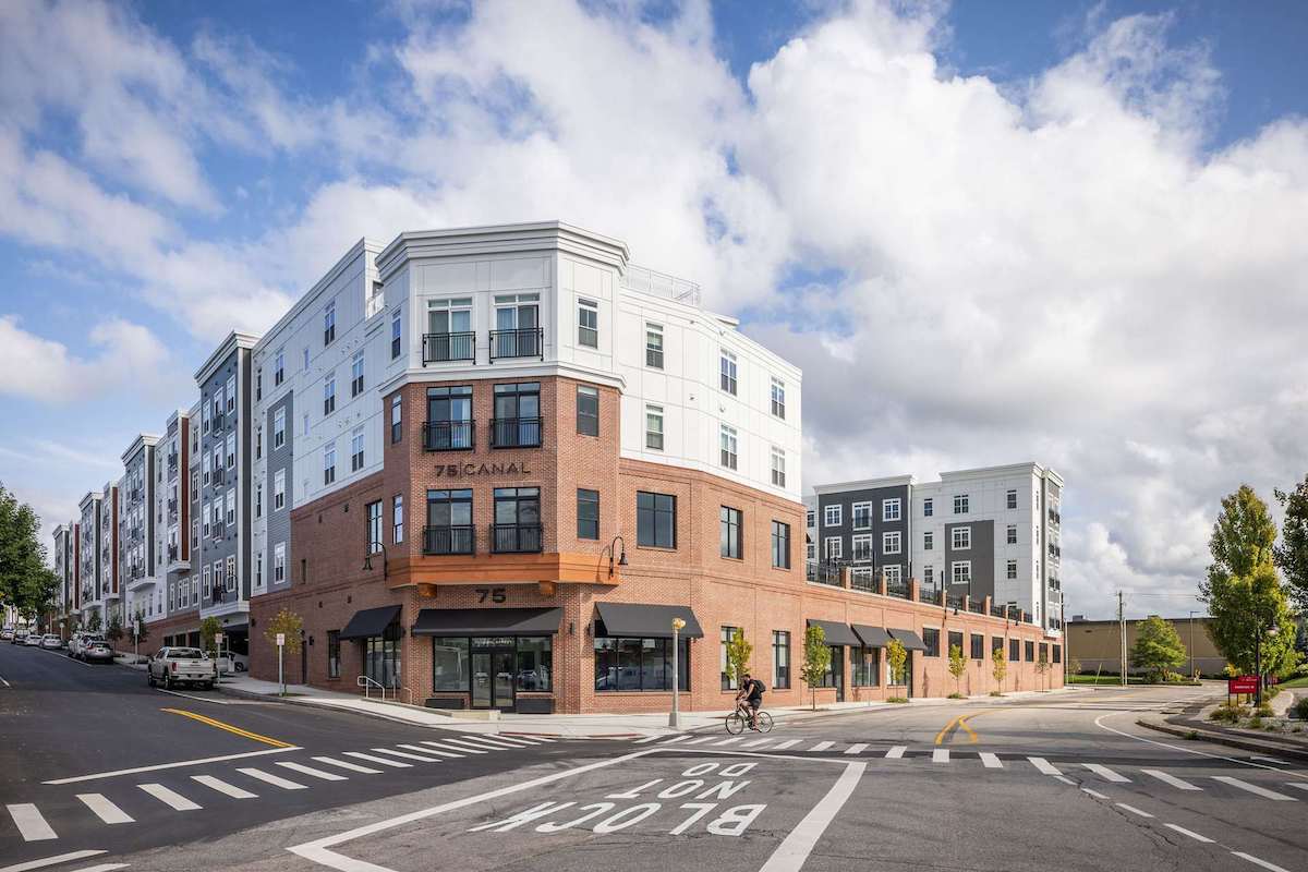 Jones Street Investment Partners Opens 250-Unit 75 Canal Luxury Apartment Community in The Heart of Thriving Downtown Manchester