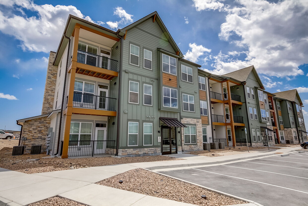 Thompson Thrift Hosts Ribbon Cutting for 264-Unit Alta25 Luxury Apartment Community in Colorado Springs Suburb of Monument