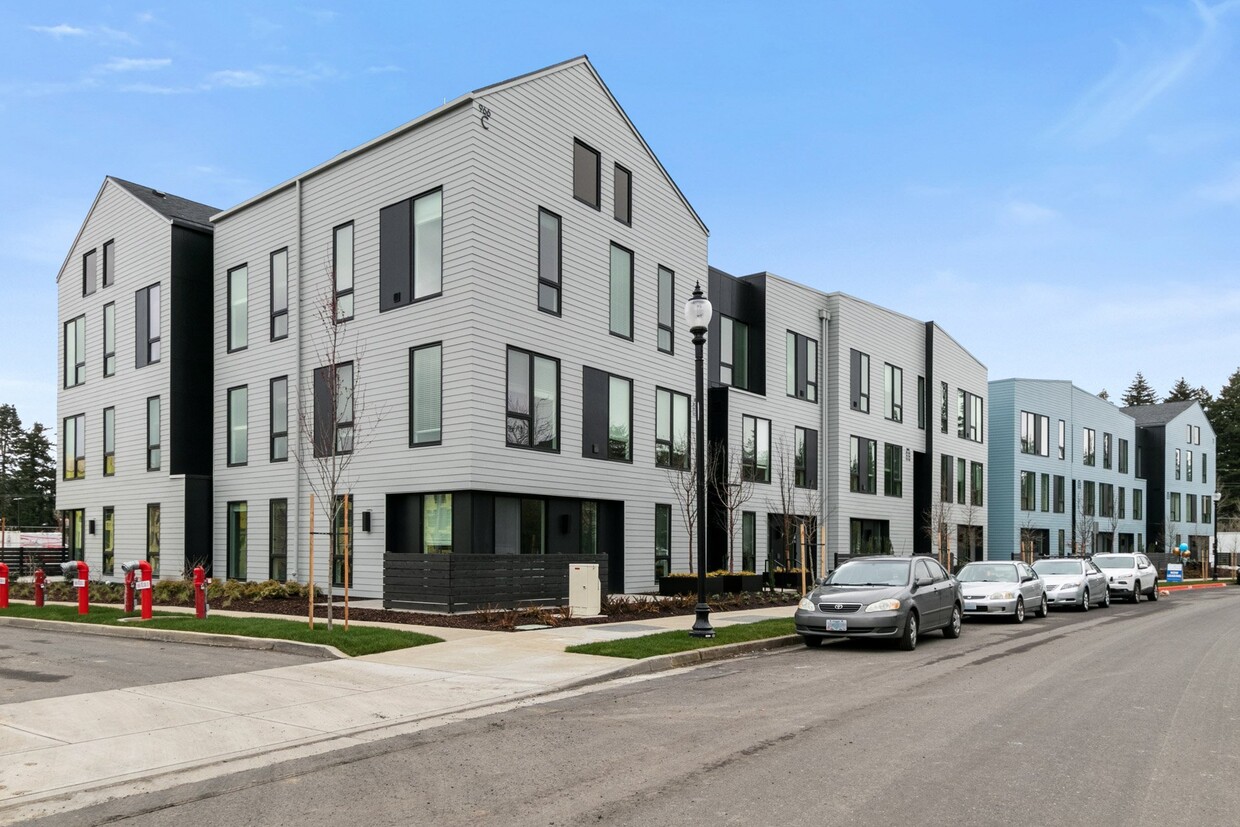 Wood Partners Announces The Grand Opening of Its New 318-Unit Alta Civic Station Luxury Apartment Community in Gresham, Oregon