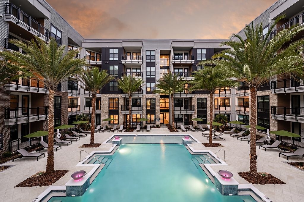 FaverGray Completes Construction of 278-Unit The Aston at Town Center Luxury Apartment Community in Jacksonville, Florida