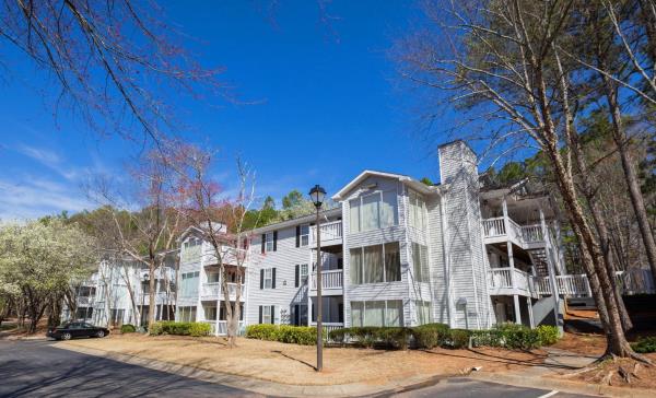 Praxis Capital Enters Atlanta Market with Acquisition 198-Unit Birch Run Apartment Community
