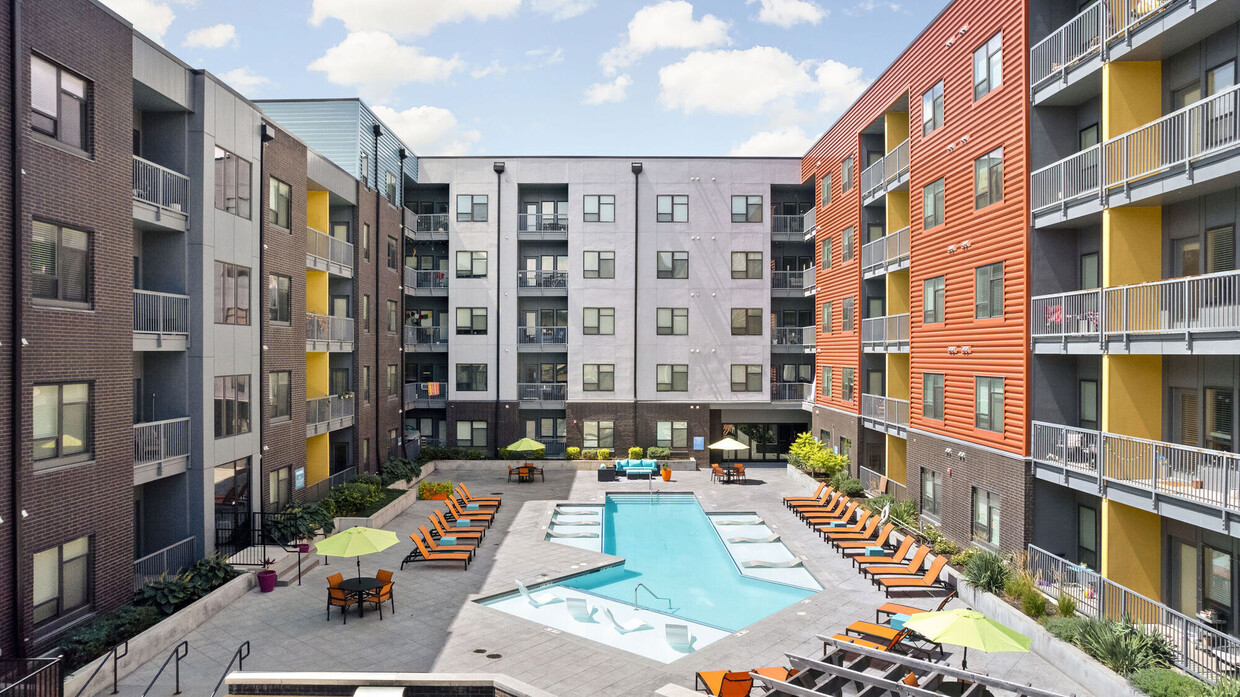 Hamilton Zanze Expands Growing Presence in Kansas City Market with Acquisition of 222-Unit Crossroads Westside Apartment Community