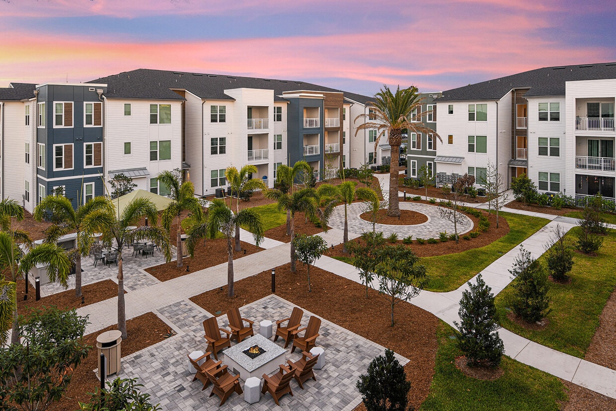 Cross Lake Partners Announces Completion of The Easton Riverview Luxury Apartment Community in Premier Tampa Submarket