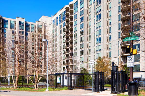 FCP Acquires 286-Unit Edgewater Luxury Apartment Community in Philadelphia for $117.9 Million