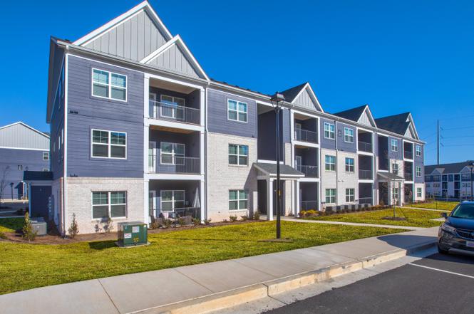 Quarterra Announces the Opening of 320-Unit Emblem Riverside Garden-Style Apartment Community in Atlanta Suburb of Douglasville