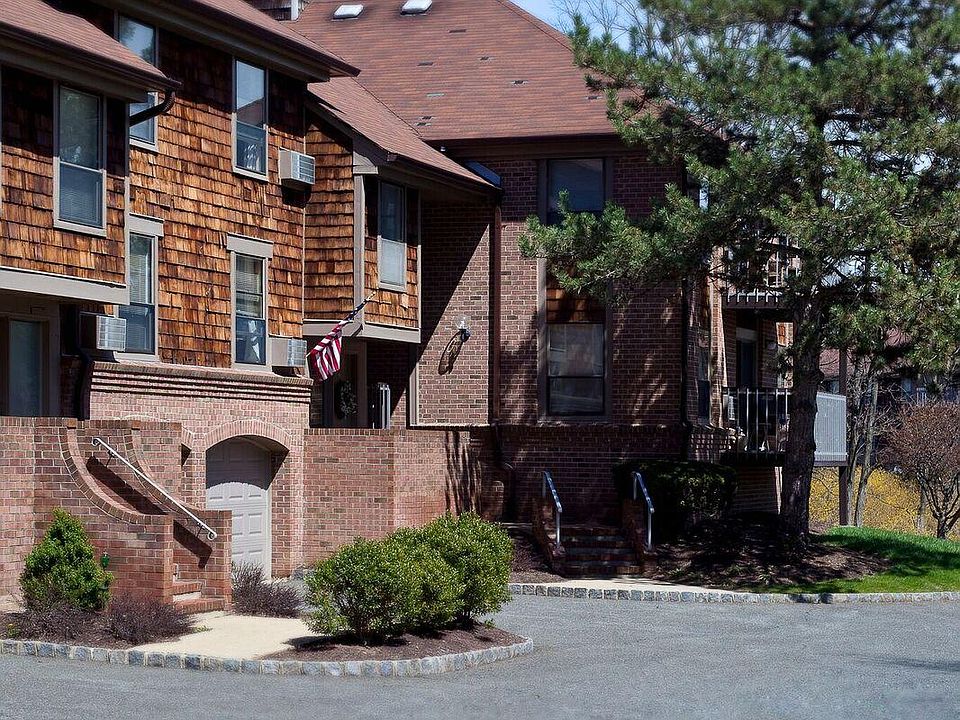 Invesco Real Estate Income Trust and Skylight Real Estate Partners Acquire Multifamily Community in West Essex Submarket