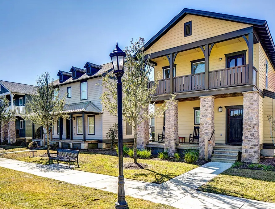 Landmark Properties Grows Portfolio with Acquisition of 382-Unit The Lodges at 777 Apartments Near LSU Campus in Baton Rouge